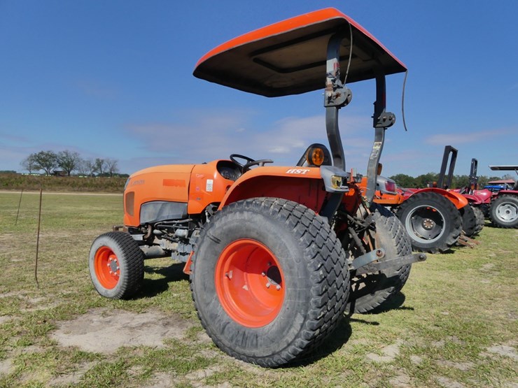 2017-kubota-l4701-image-4