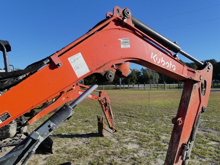 2021-kubota-kx033-4-image-8