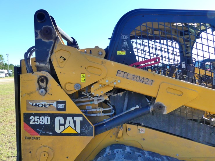 2017-caterpillar-259d-image-7