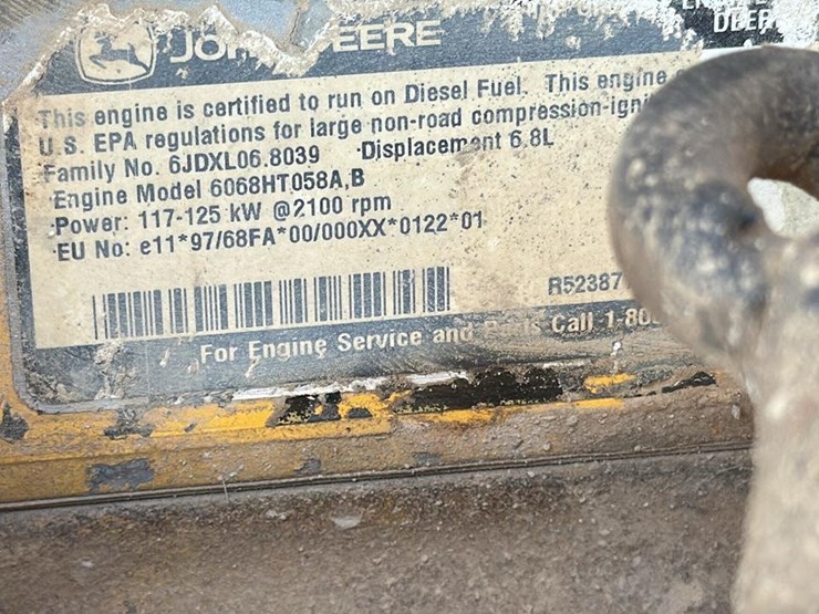 2008-deere-750j-xlt-image-40