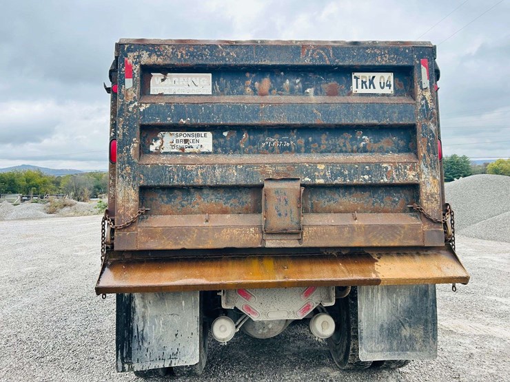 1999-freightliner-tri-axle-dump-truck-image-4