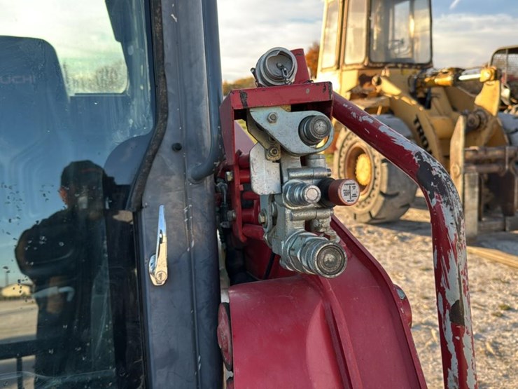 2018-takeuchi-tl8-image-29