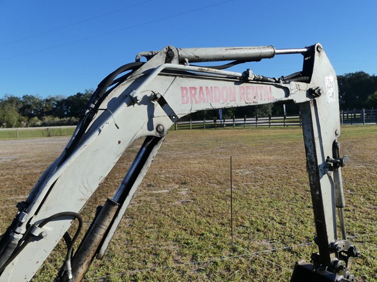 takeuchi-tb016-image-8