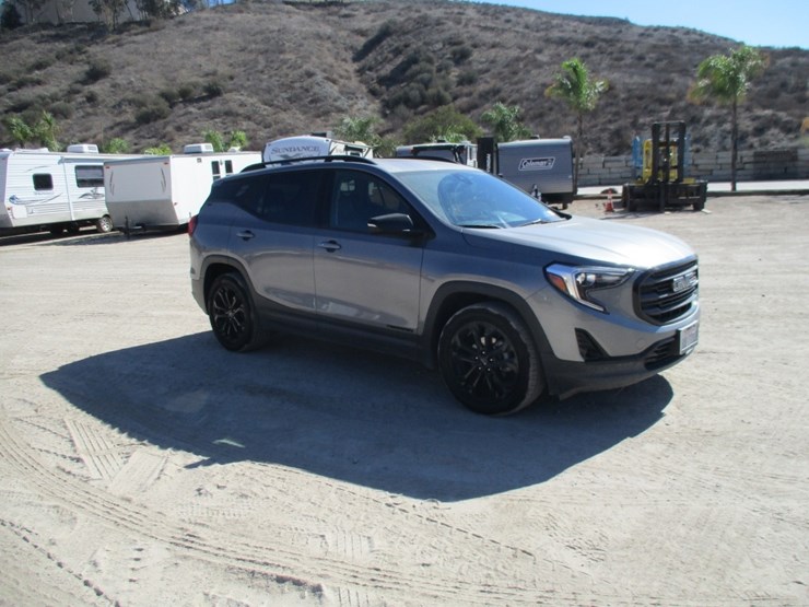 2021-gmc-terrain-slt-image-2