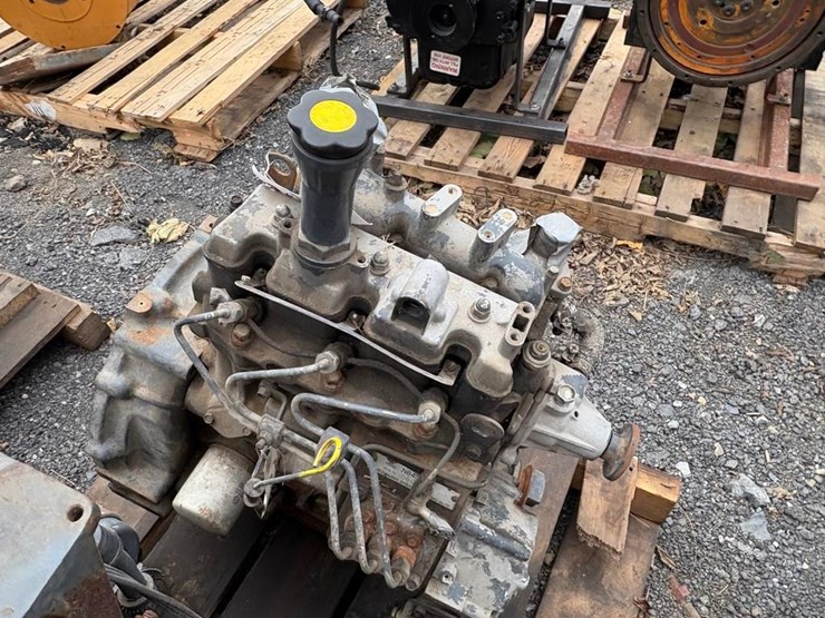 new-holland-l220-image-4