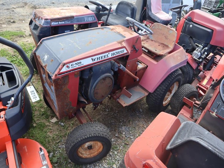 wheel-horse-lawn-&-garden-tractor-image-4