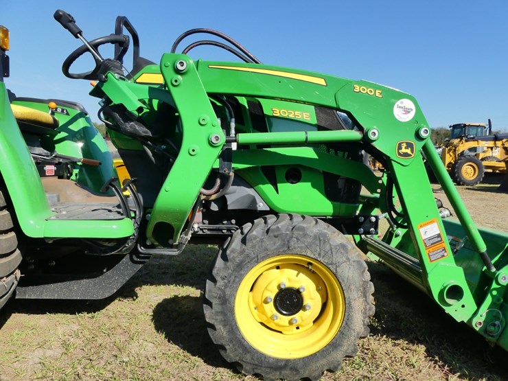 2022-john-deere-3025e-image-10