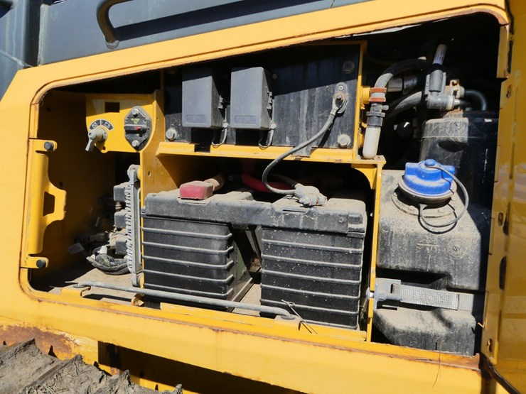 2019-deere-550k-image-19