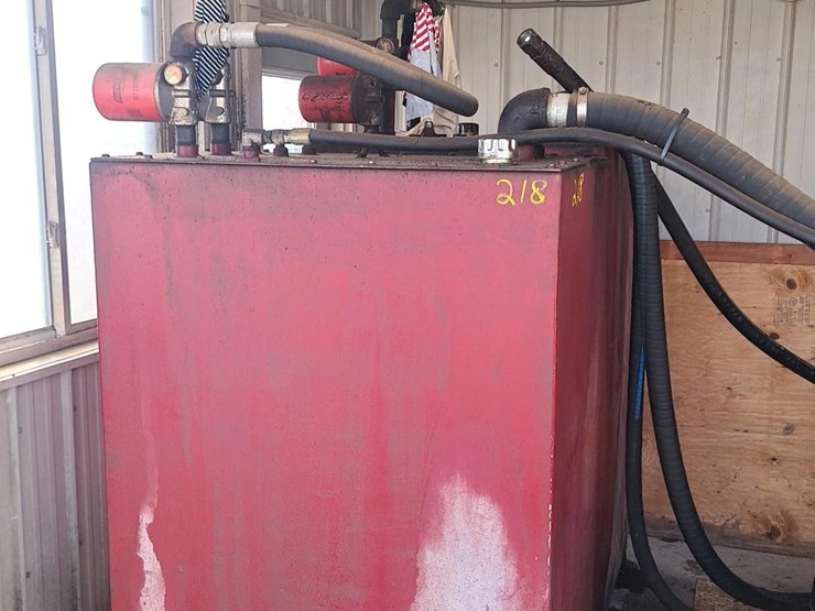 #218-•-2-hydraulic-tanks-image-3