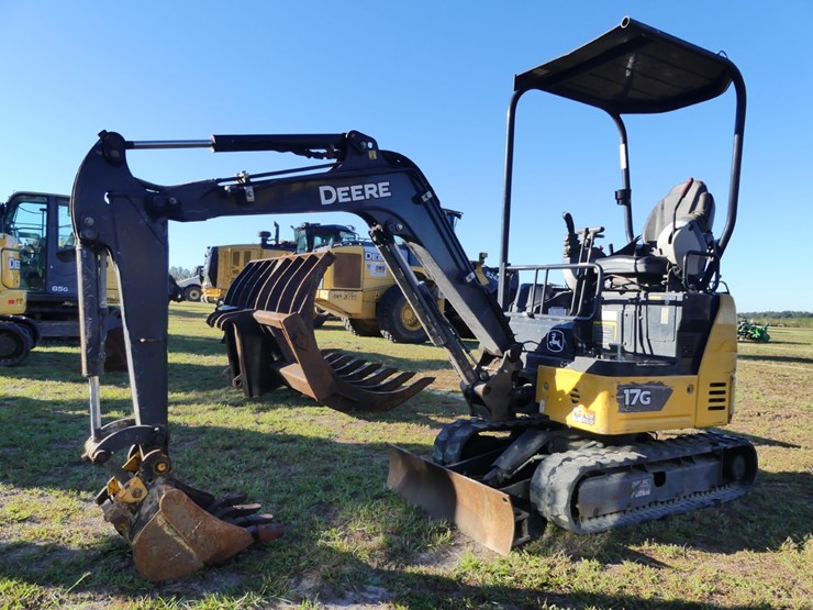 2023-deere-17g-image-1