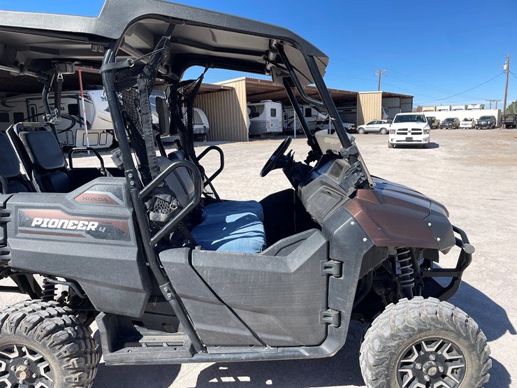 2021-honda-pioneer-700-image-22