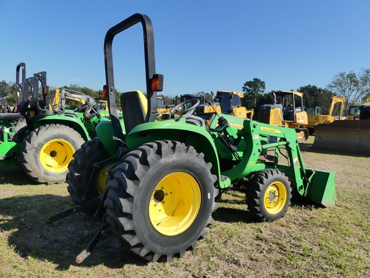 2011-john-deere-3038e-image-4