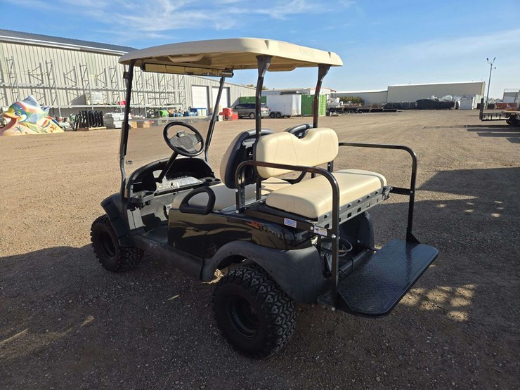 2012-club-car-precedent-golf-cart-image-4