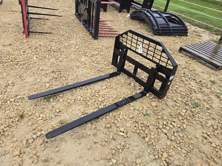 #5917-•-new-60"-skid-steer-pallet-forks-image-2