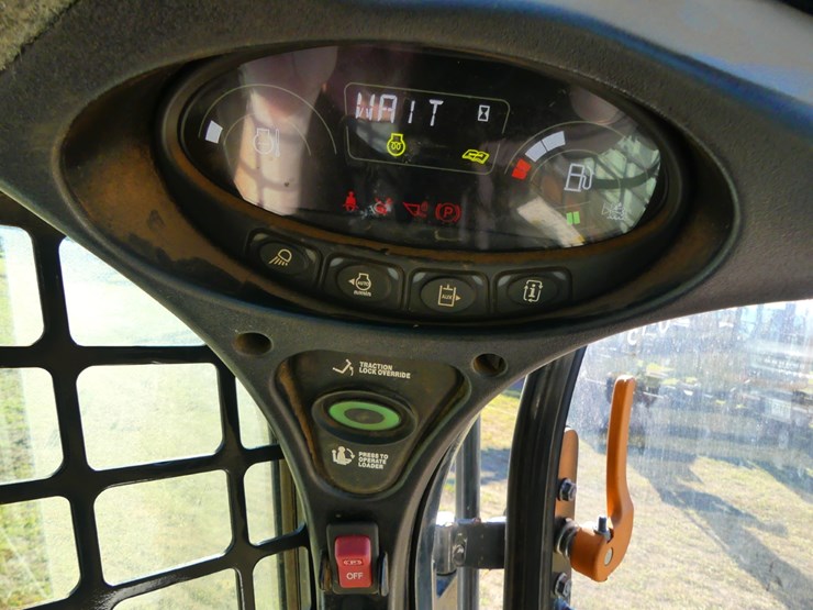 2023-bobcat-t770-image-15