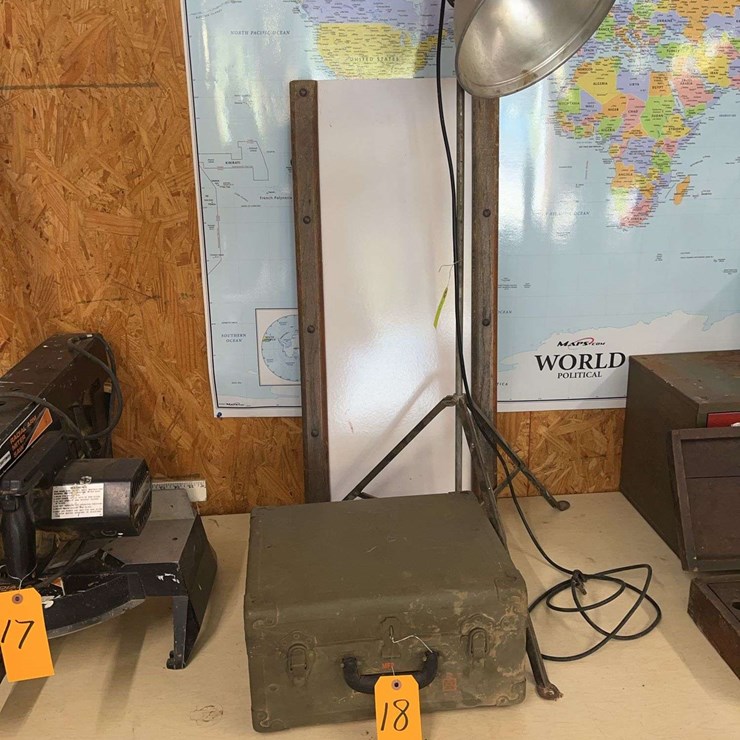 Old Box Lamp & Creeper