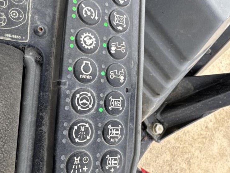 caterpillar-cb64b-image-36