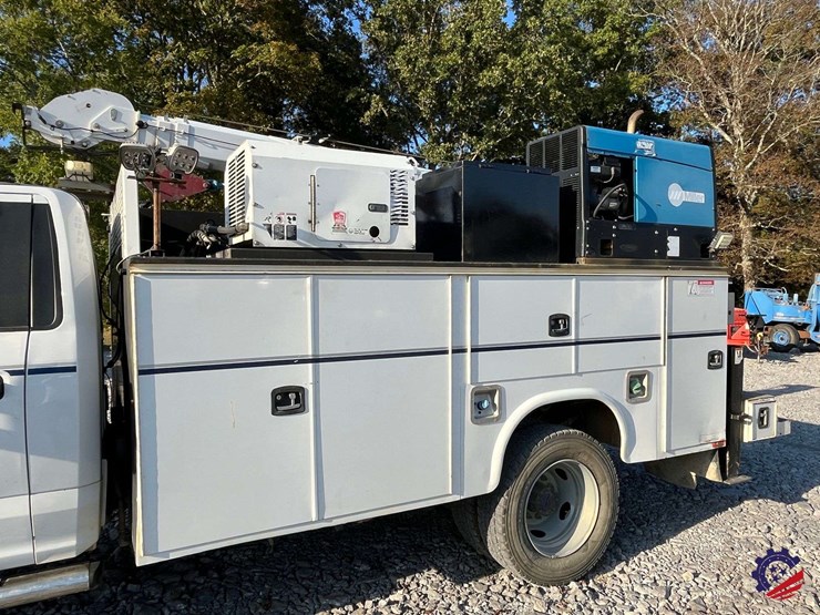 2017-ford-f550-xl-image-19