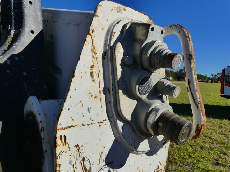 2018-bobcat-t590-image-9