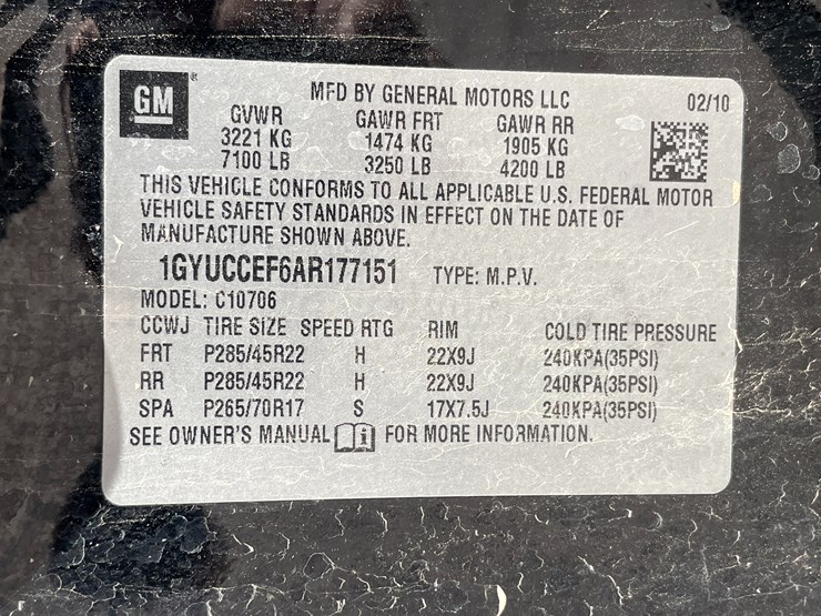 2010-cadillac-escalade-image-41