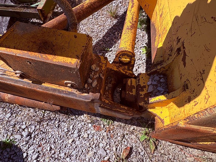 cat-semi-u-push-blade-image-3