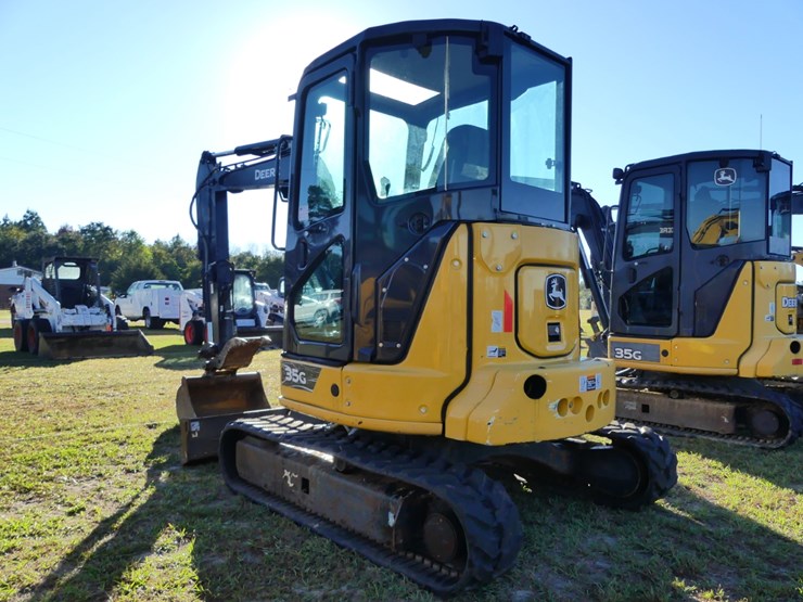 2022-deere-35g-image-4