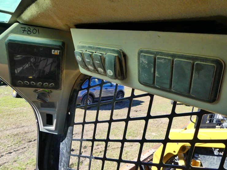 2019-caterpillar-259d-image-17