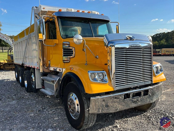 2020-freightliner-122sd-image-17
