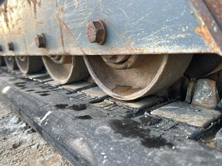 2018-takeuchi-tl8-image-24