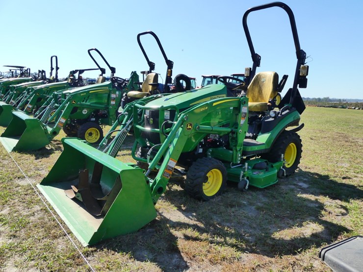 2022-john-deere-1025r-image-2