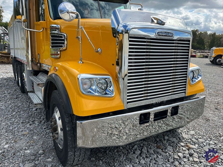 2020-freightliner-122sd-image-20