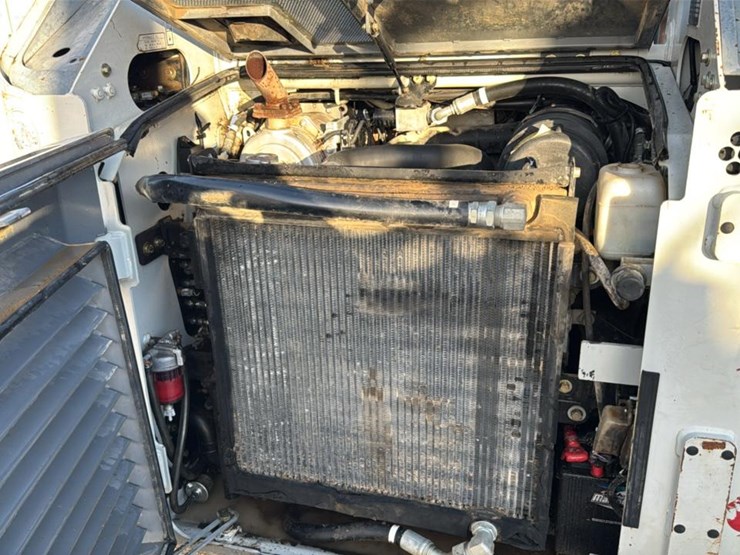 2018-takeuchi-tl8-image-10