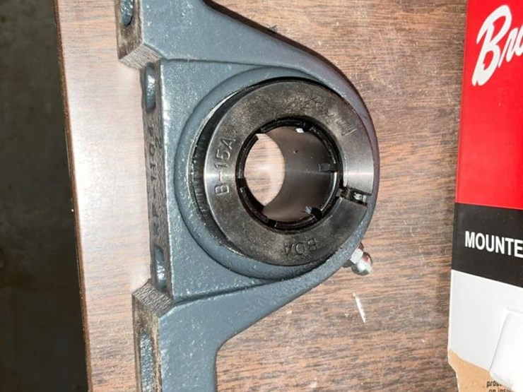 #753-•-grinder-stones,-spider-gauge,-bearings-and-miscellaneous-parts-image-42