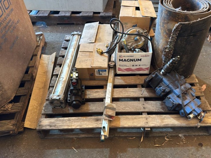 #228-•-skid-of-parts-image-3