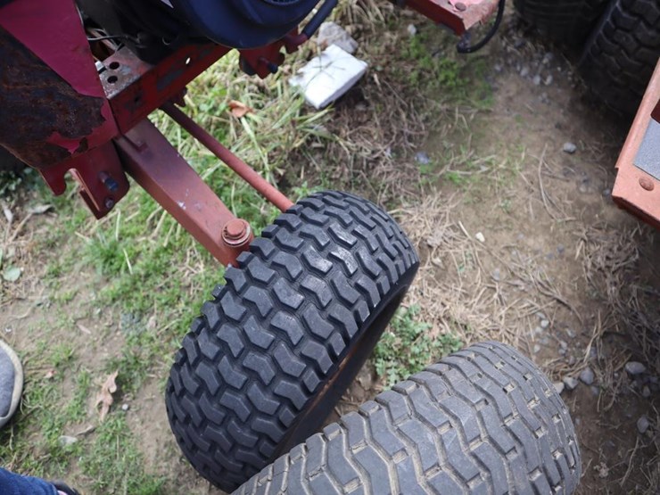 wheel-horse-lawn-&-garden-tractor-image-10