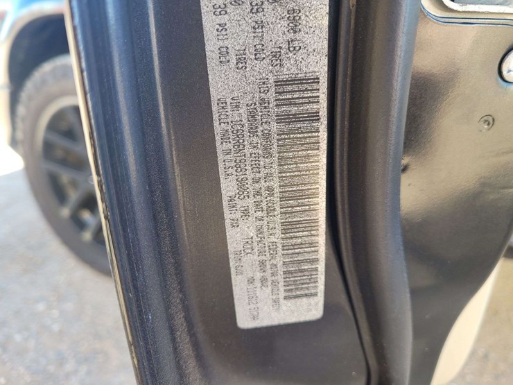 2016-ram-1500-laramie-image-15