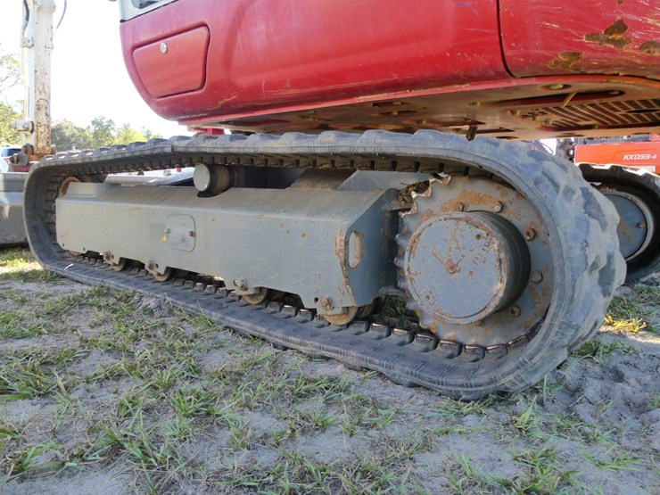 takeuchi-tb235-2-image-5