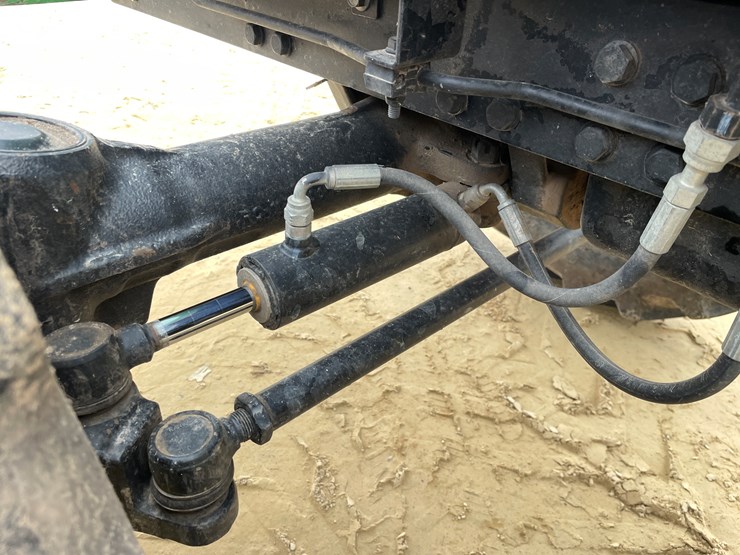 john-deere-3032e-image-37