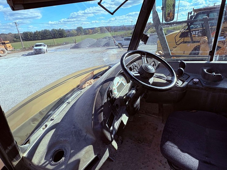 2007-caterpillar-740-image-42