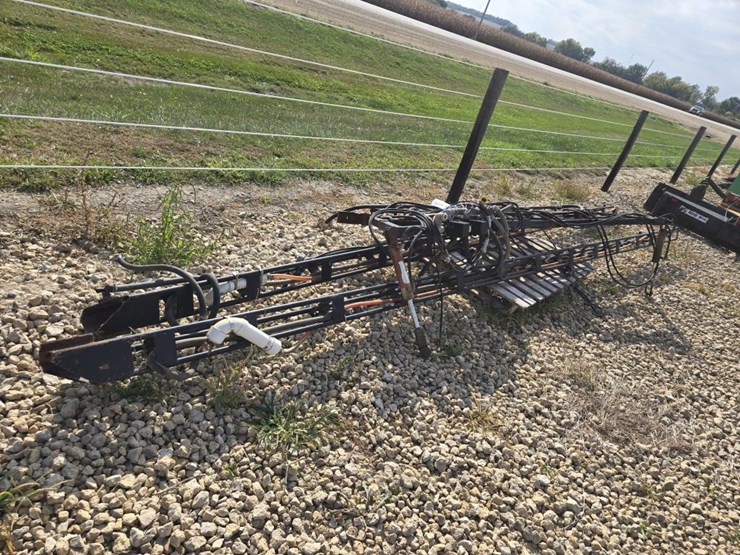 #5874-•-dempster-45'-sprayer-boom-image-1