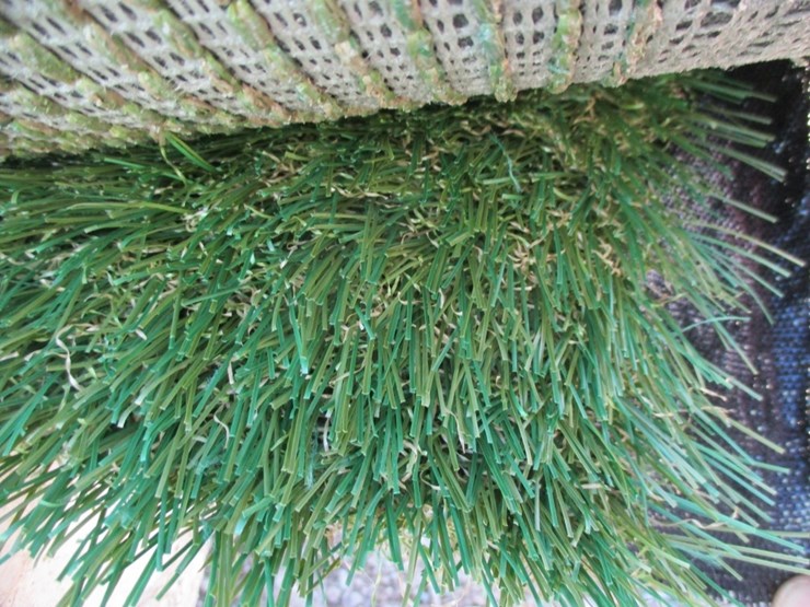 unused-roll-of-artificial-turf-image-4