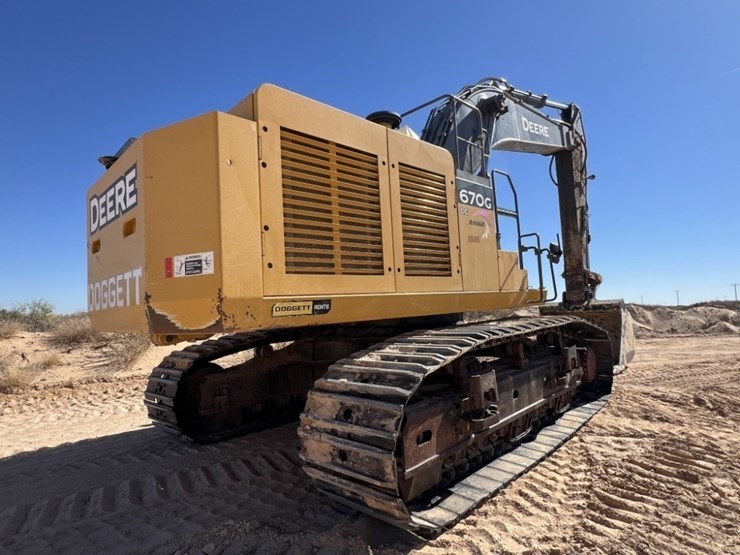 2019-deere-670g-lc-image-5