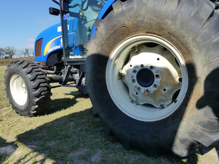 new-holland-t2420-image-7