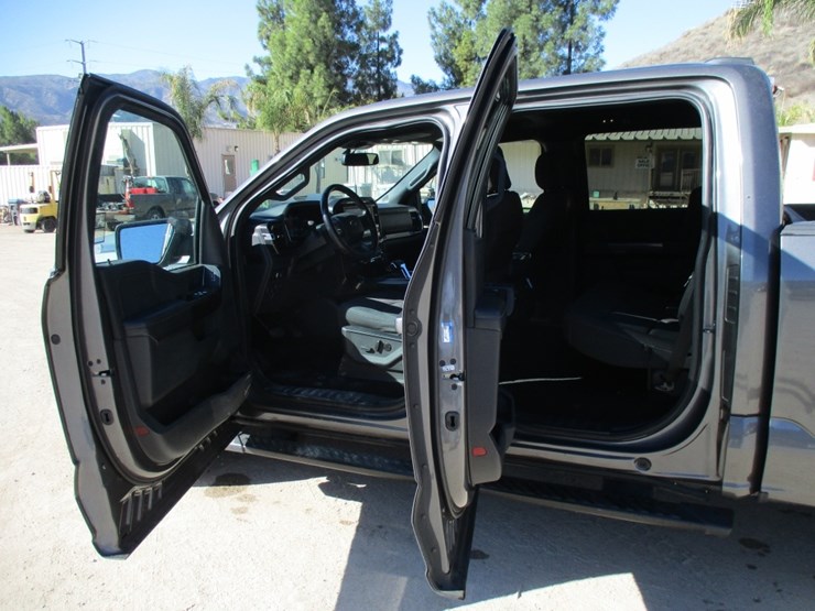 2022-ford-f150-xlt-image-14