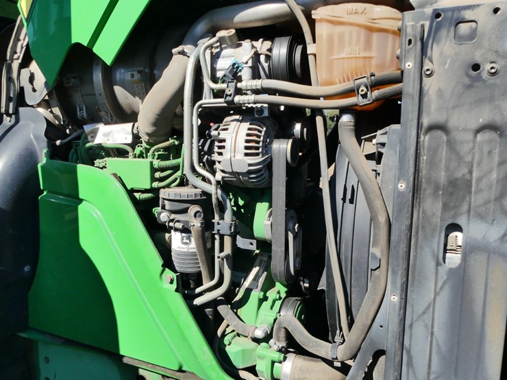 2016-john-deere-6110m-image-11