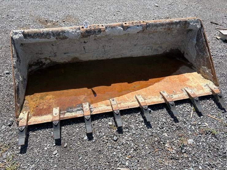 bobcat-72in-tooth-bucket-image-1