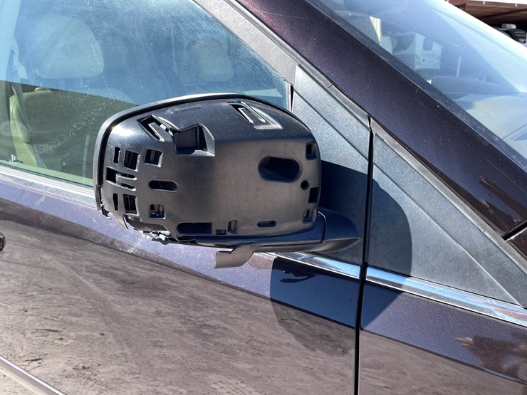 2010-volkswagen-routan-image-29