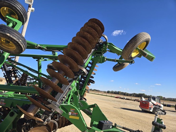 john-deere-2623vt-image-24