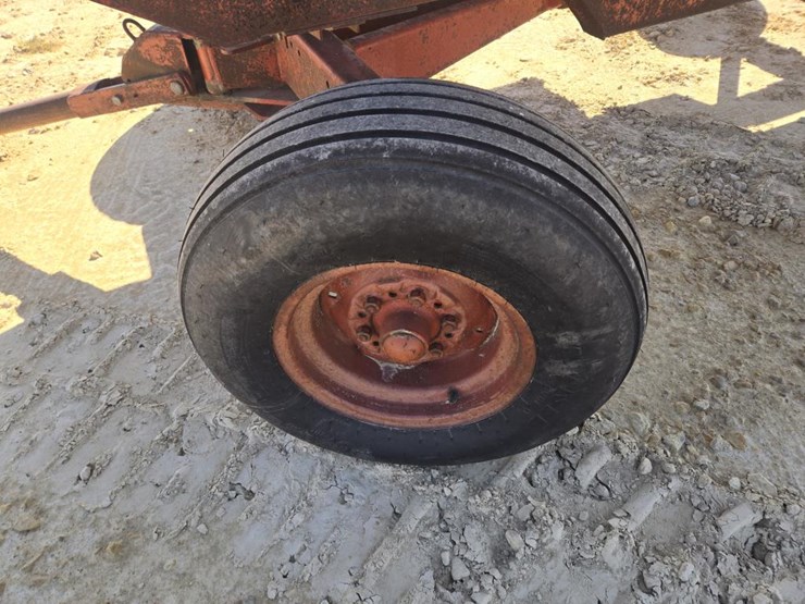 #5846-•-gravity-wagon-on-gear-image-6