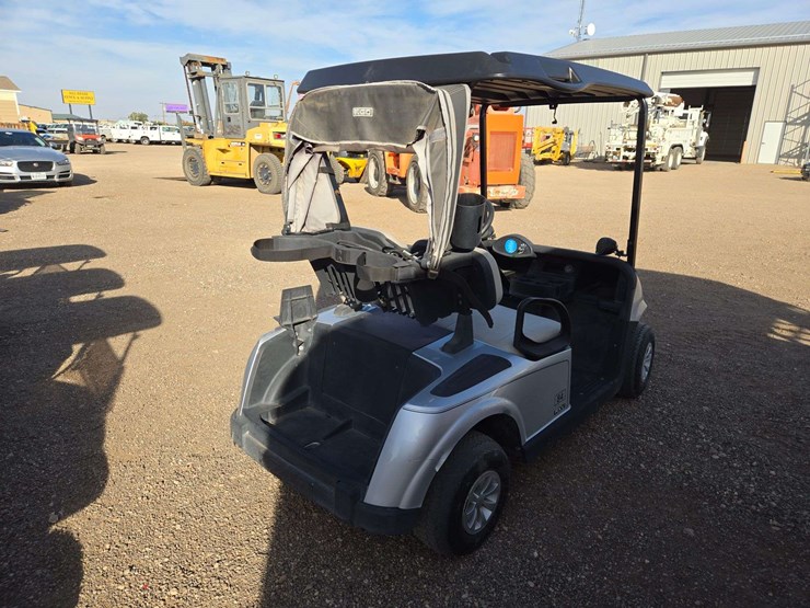 2019-e-z-go-rxv-electric-golf-cart-image-3
